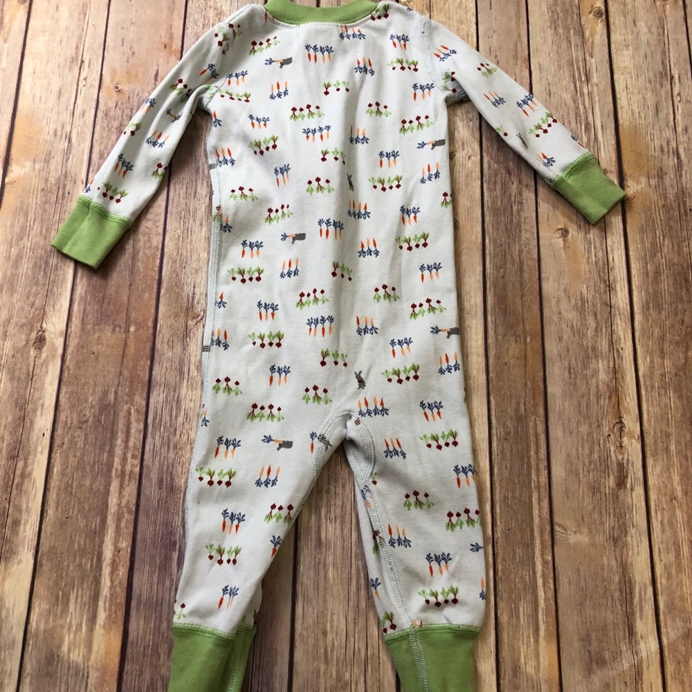 Hanna root veggie bunny sleeper - Picture 3 of 6